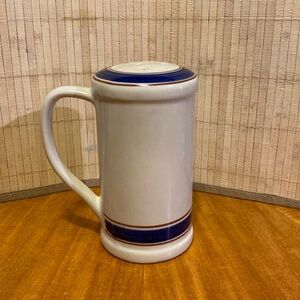 Lillian Vernon Corp. vintage salt or pepper shaker